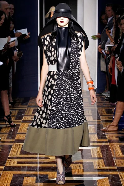 Look 29
